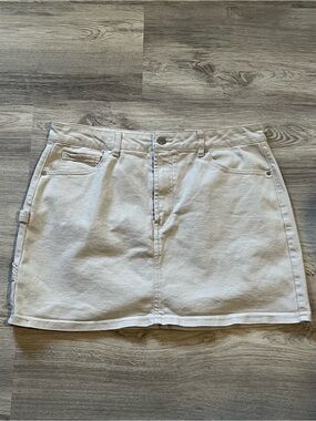 Cream Mini Skirt